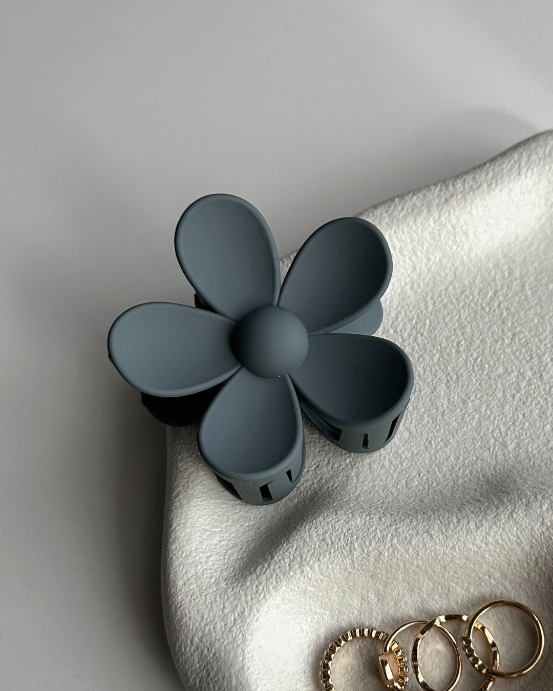 Daisy Flower Hair Clip - Dark Grey