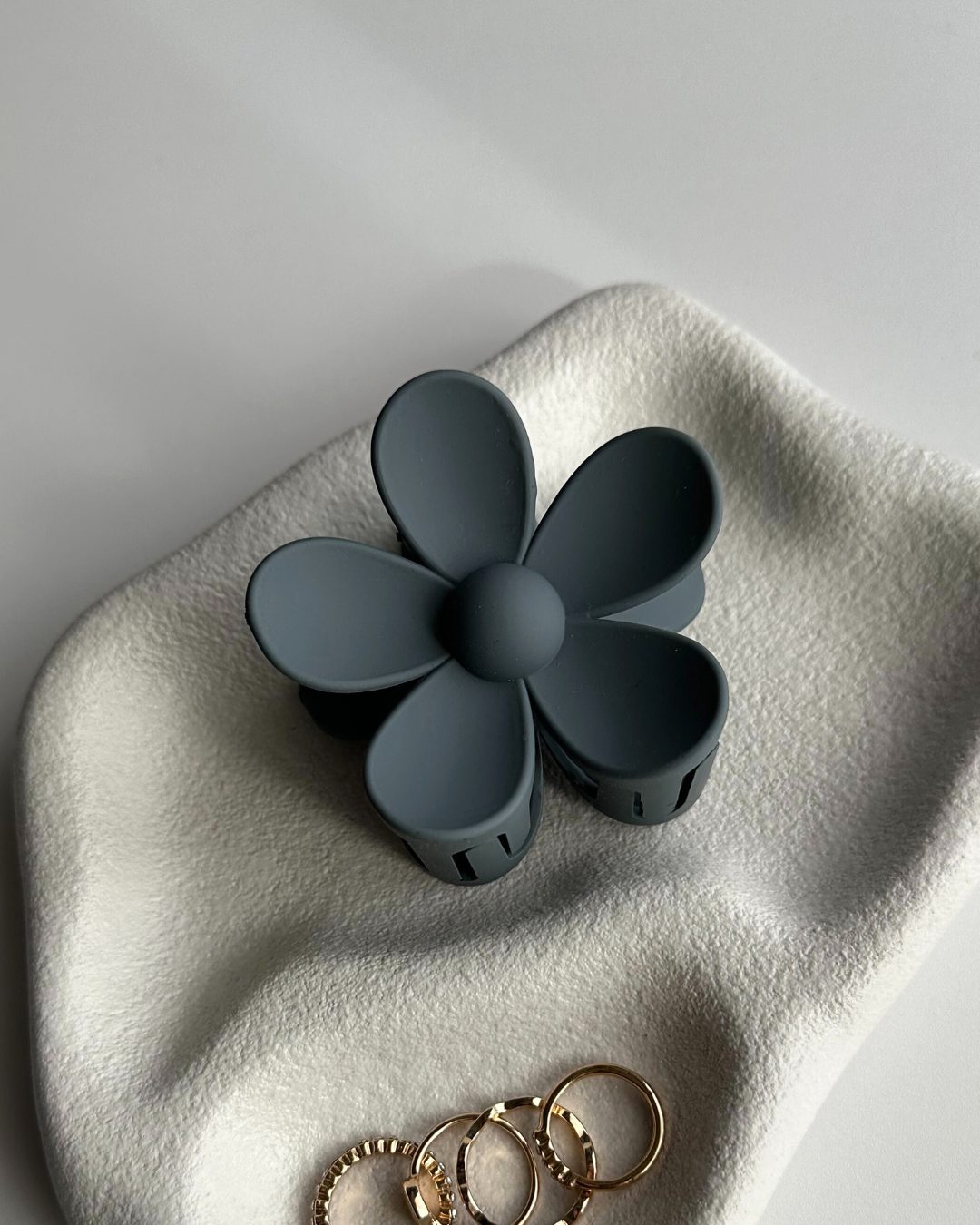 Daisy Flower Hair Clip - Dark Grey